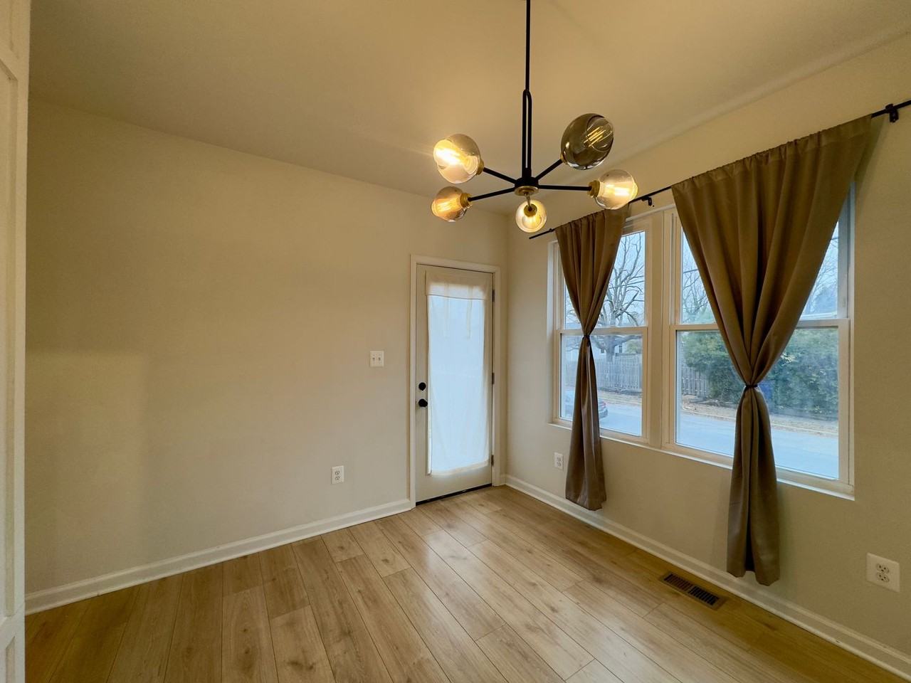 3401 Glenmore Ave - Photo 6 of 26