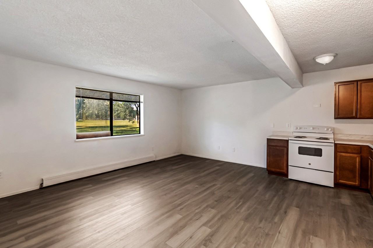 2915 Orchard - Photo 3 of 30