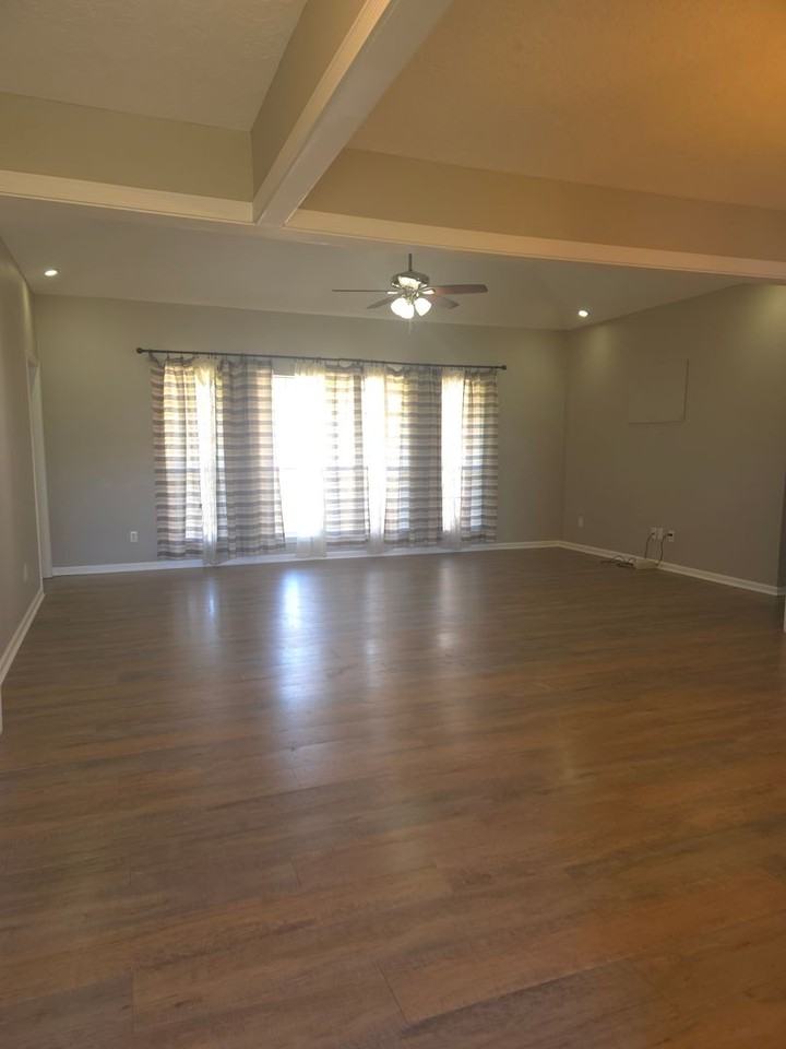 521 Josh St - Photo 3 of 15