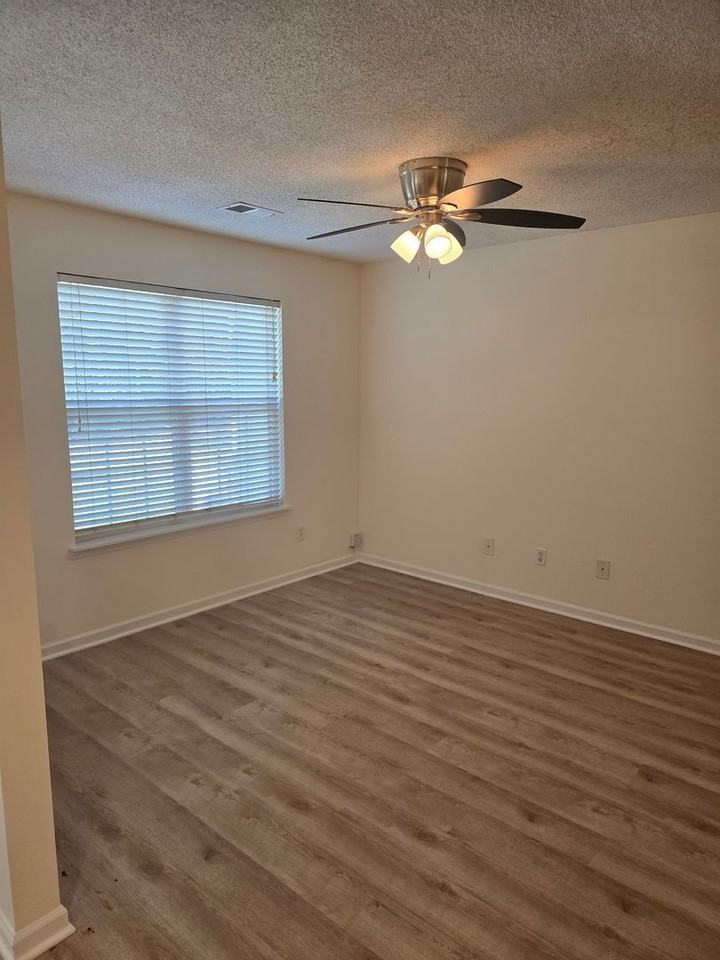 10013 University Park Ln - Photo 6 of 18