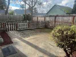 featured image of Queen Anne Ave