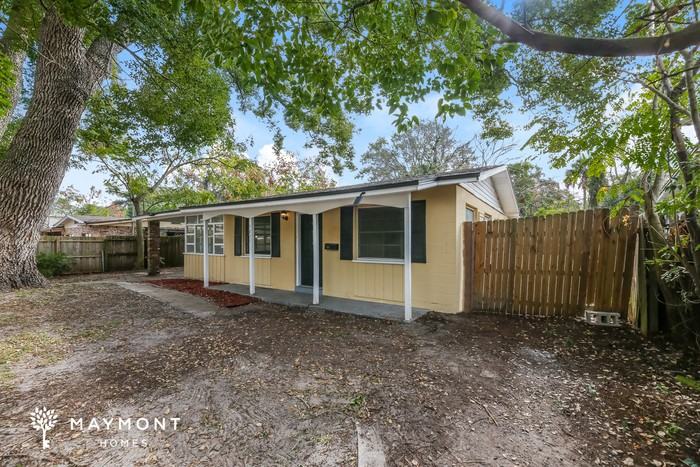 5828 Wiltshire St - Photo 4 of 12