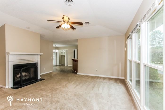 631 Folkstone Rd - Photo 4 of 12