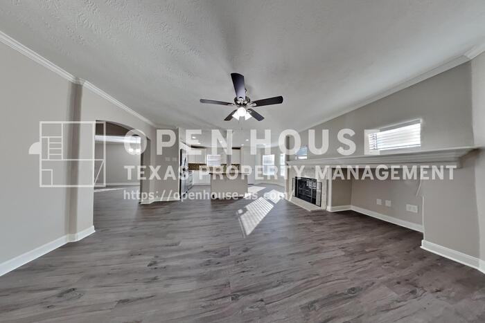 32106 Willow Creek Park - Photo 4 of 20