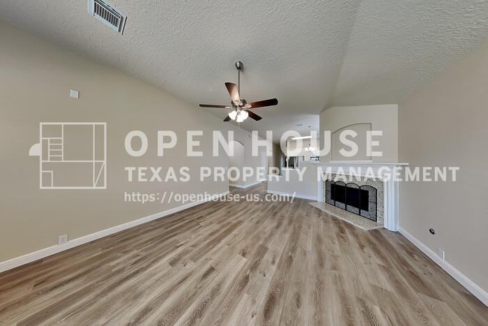 11019 Sentry Ct - Photo 4 of 20