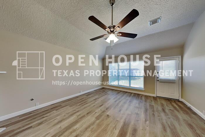 11019 Sentry Ct - Photo 5 of 20