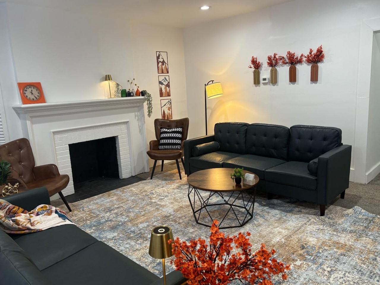 2531 W Euclid St - Photo 3 of 8