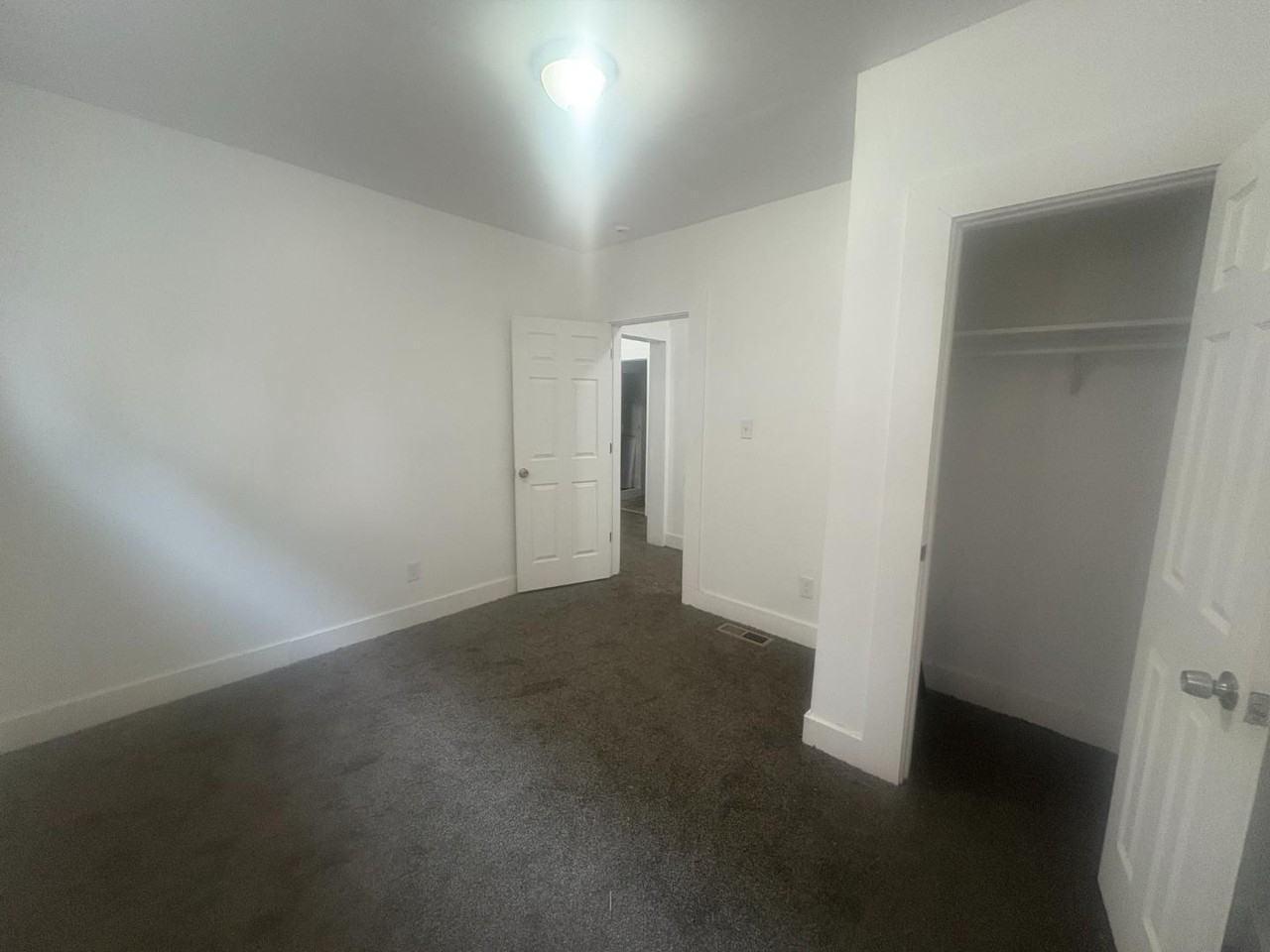 2531 W Euclid St - Photo 6 of 8