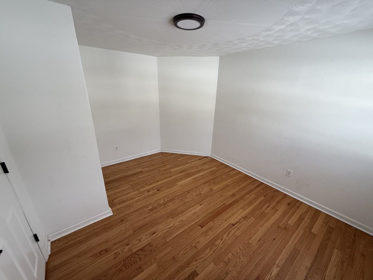 40 Varmor Dr #1 - Photo 4 of 13