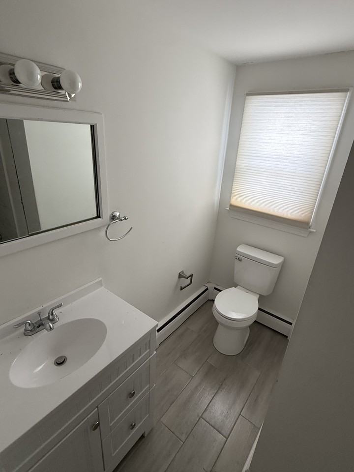 40 Varmor Dr #1 - Photo 6 of 13