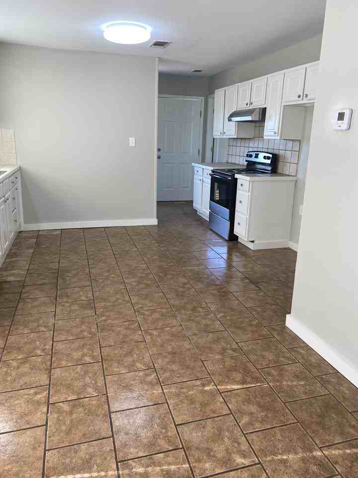 850 Nw Access Rd #NA - Photo 3 of 6