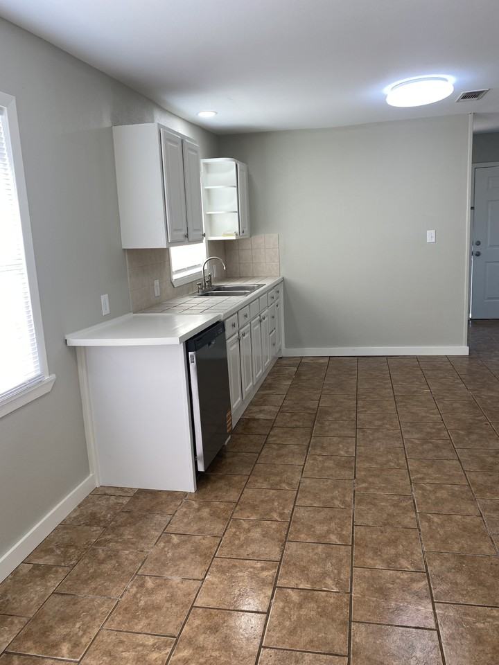 850 Nw Access Rd #NA - Photo 4 of 6