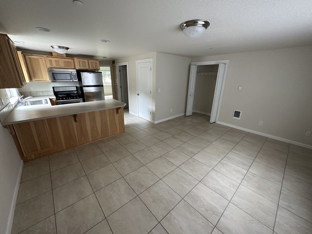 2012 Y St #2012 - Photo 4 of 10