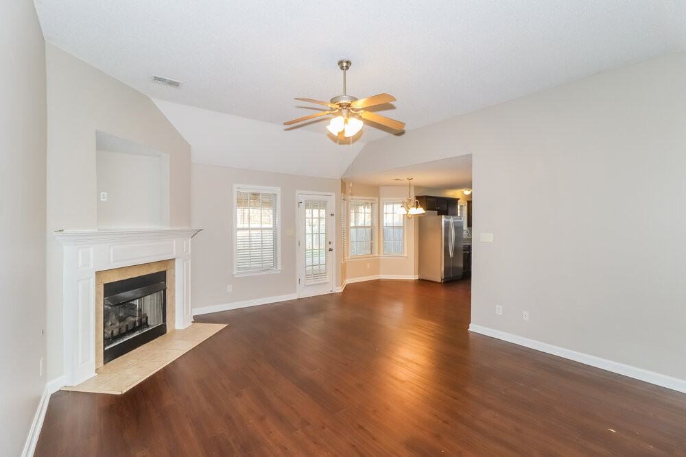 10790 Wellington Dr - Photo 5 of 16