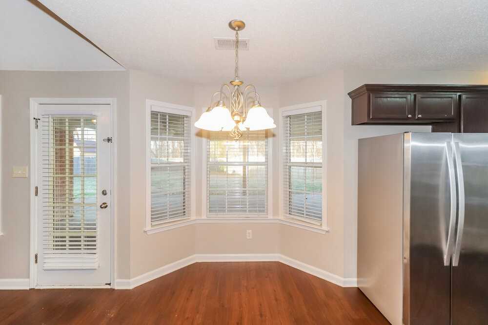 10790 Wellington Dr - Photo 6 of 16