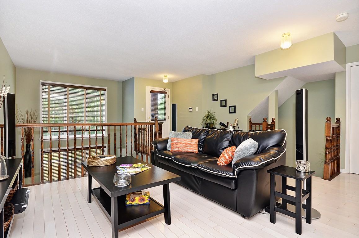 1717 Blohm Drive - Photo 3 of 19