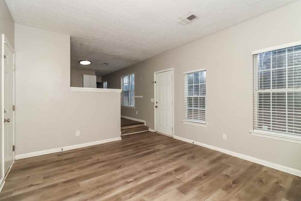 5875 Bellingrath Way - Photo 5 of 17