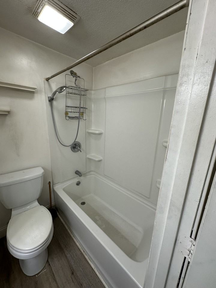 314 Laurel Hill Ave #316 - Photo 6 of 7