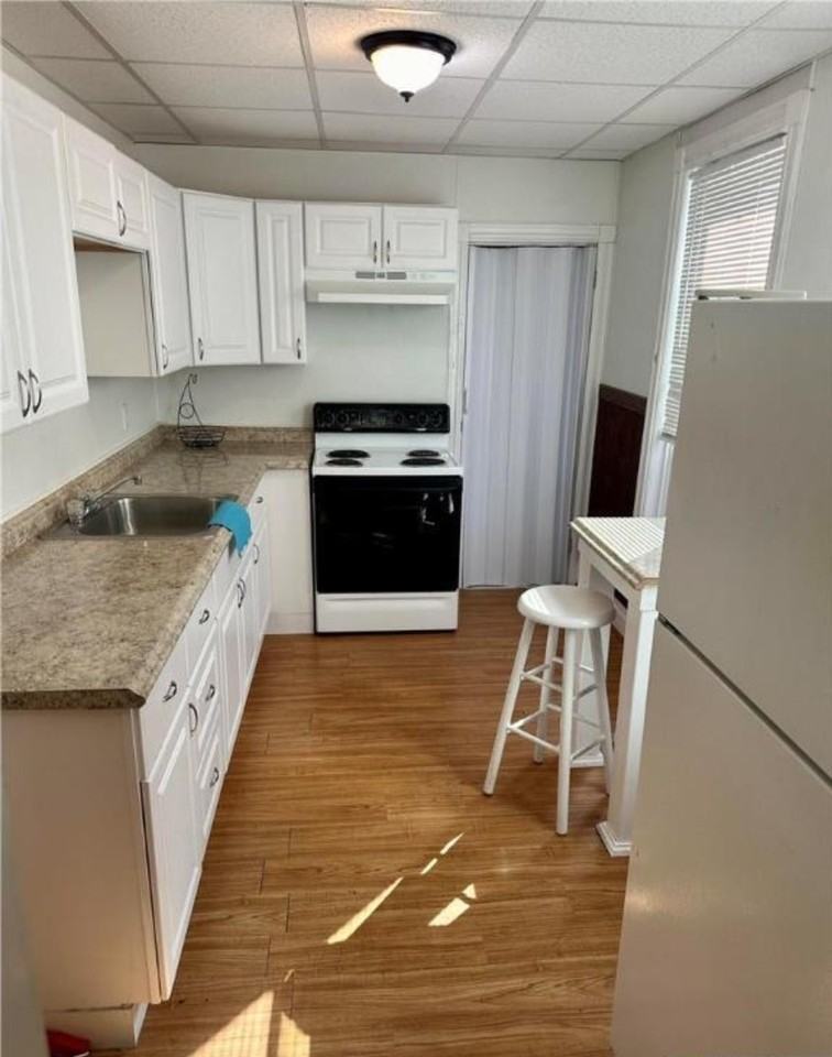 1416 Chew St #2 - Photo 3 of 9