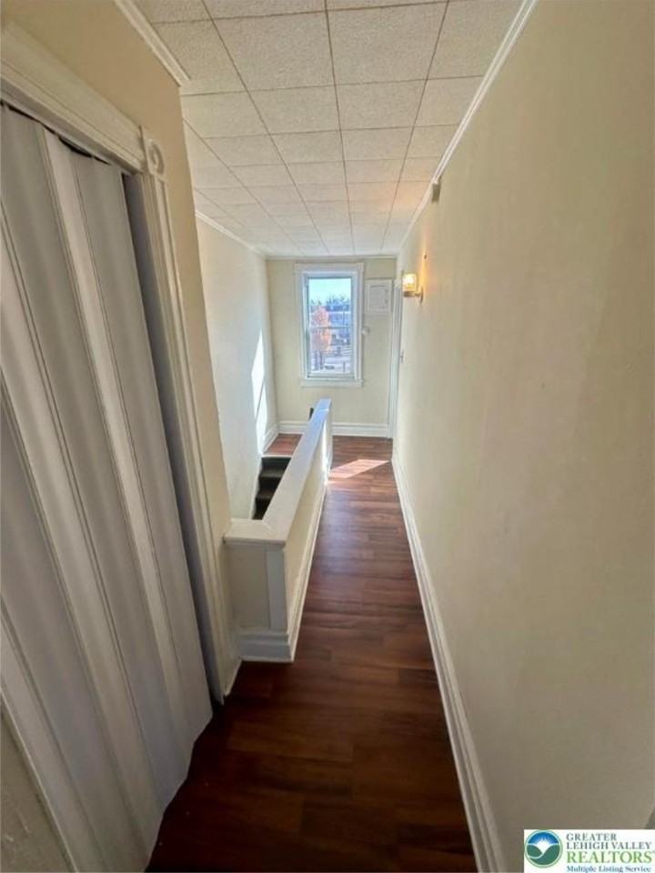 1416 Chew St #2 - Photo 5 of 9