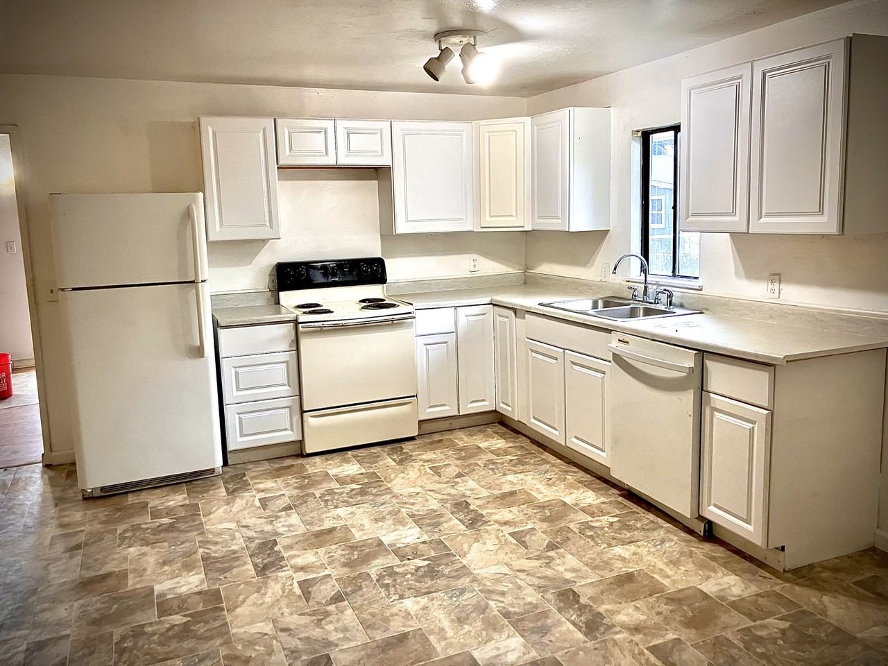 1134 Oro Dam Blvd W #NA - Photo 2 of 5