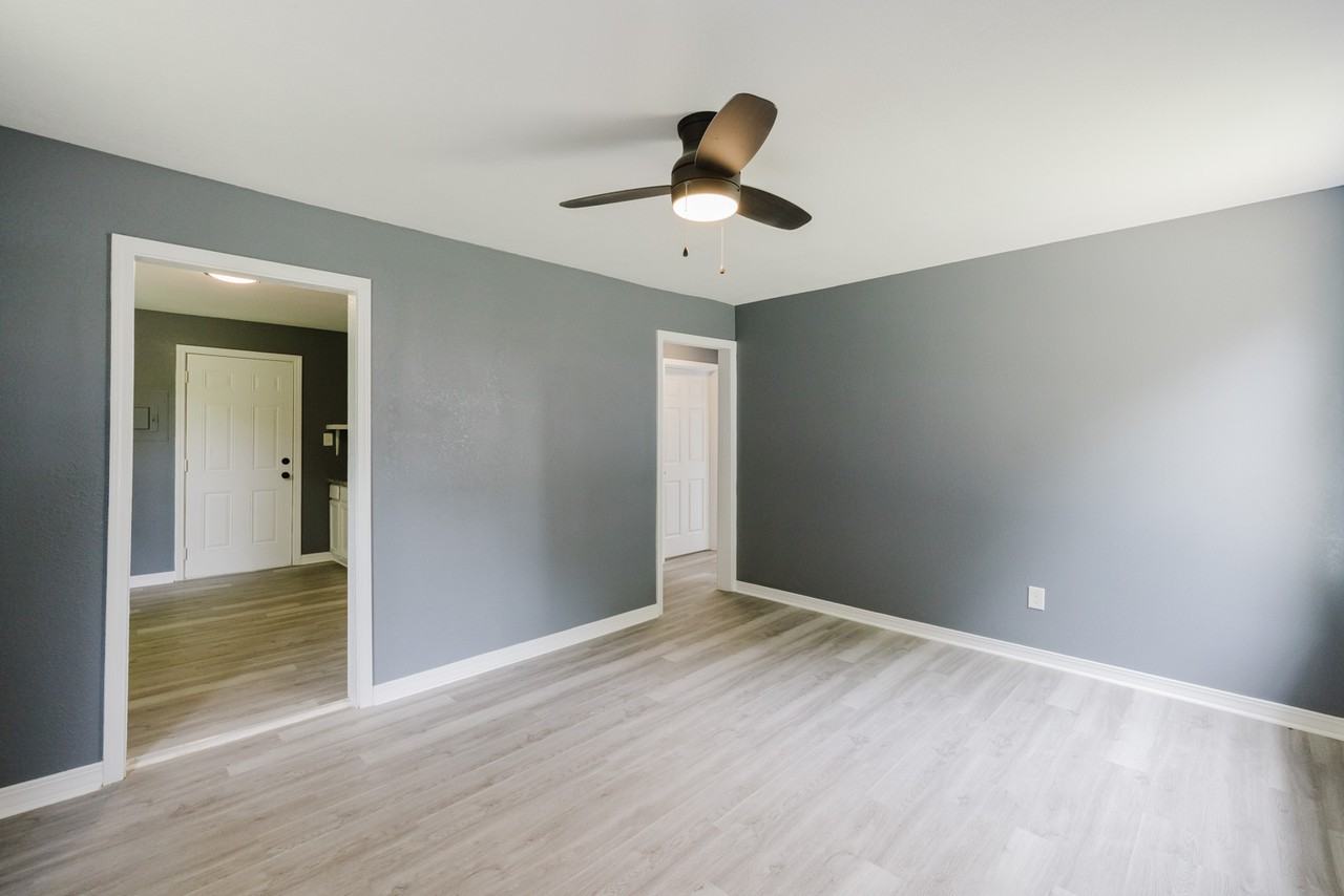 114 Wilson St #1 - Photo 3 of 15