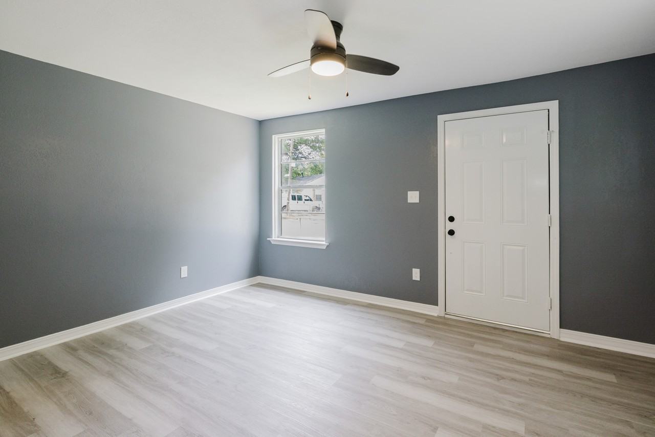 114 Wilson St #1 - Photo 4 of 15