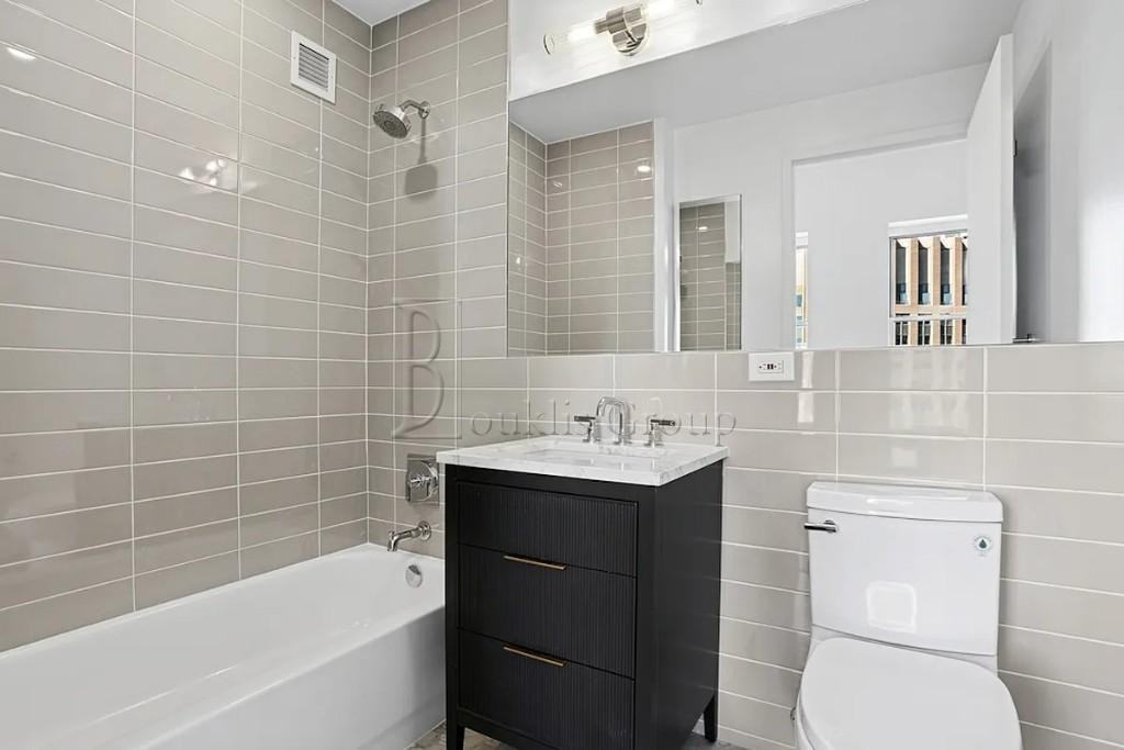 20 Exchange Pl #18-19 - Photo 5 of 12