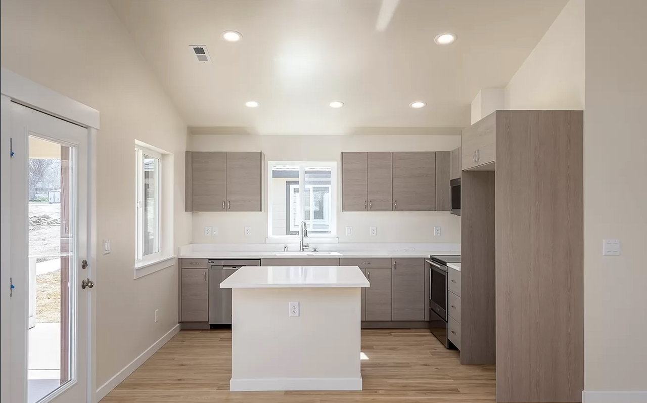 123 9th Ave #45 - Photo 2 of 21