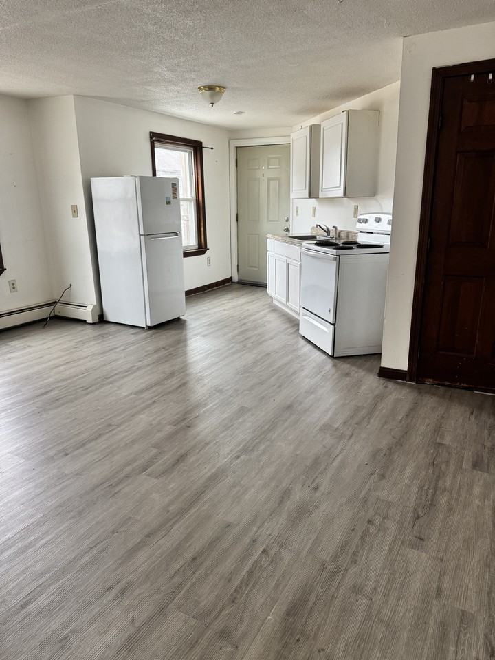 89 Emerson St Apt 1r #1R - Photo 2 of 3