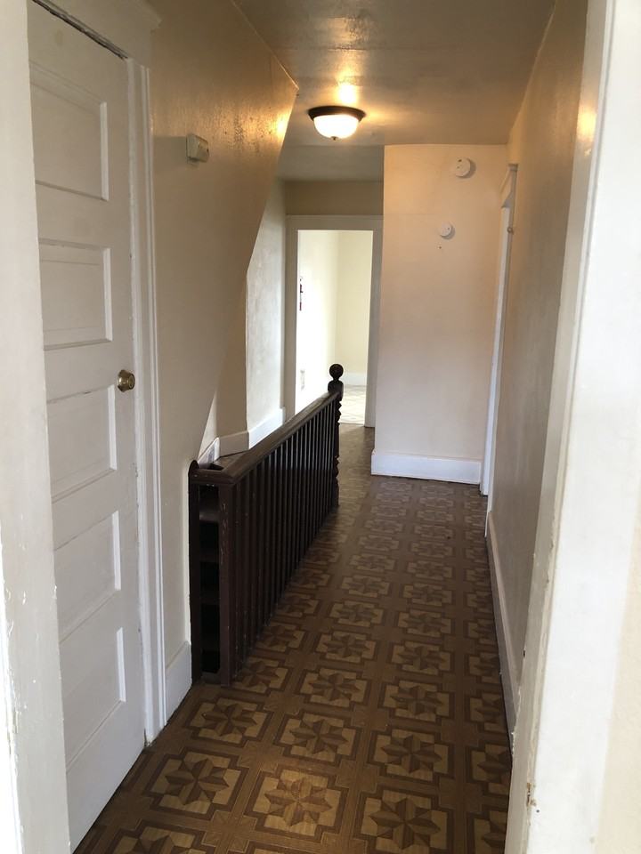 23 1/2 W Washington - 1 #1 - Photo 3 of 15