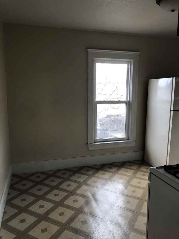 23 1/2 W Washington - 1 #1 - Photo 4 of 15