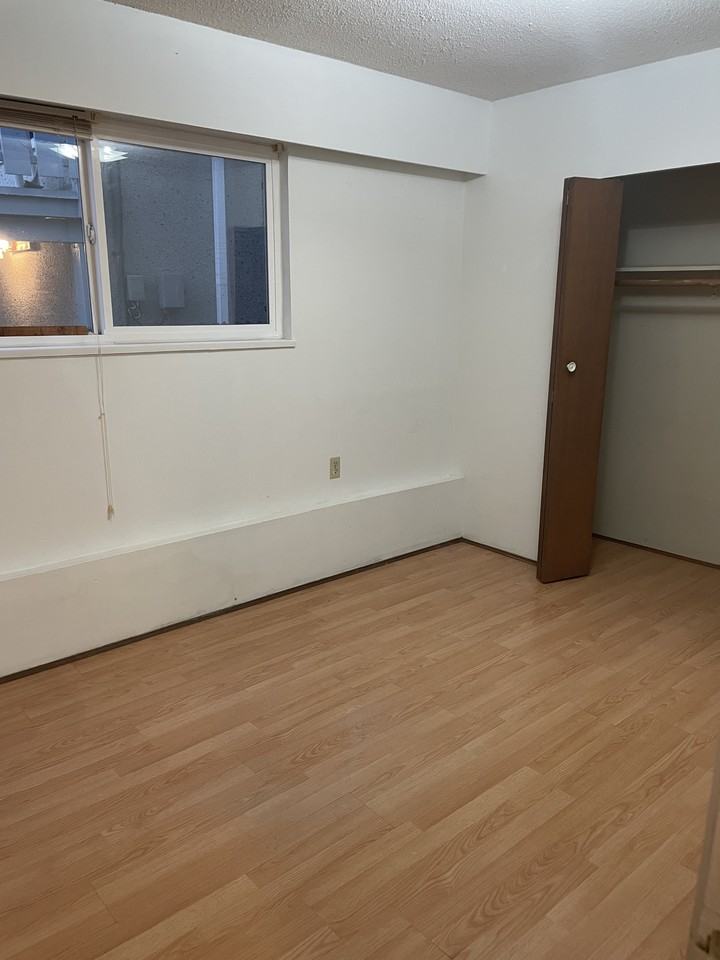 6056 Fleming St #1 - Photo 4 of 10