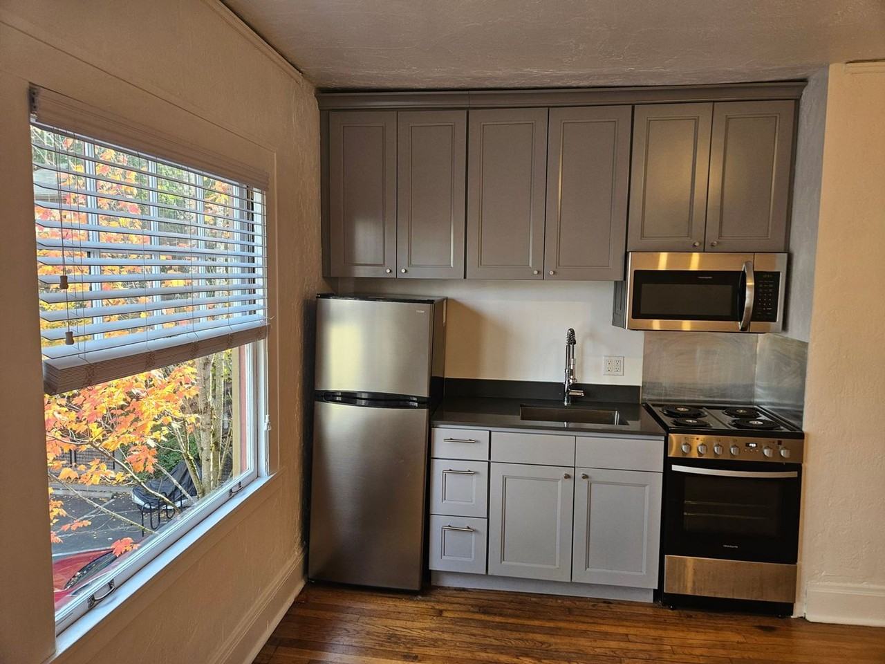 Greenway Apartments - Photo 2 of 3