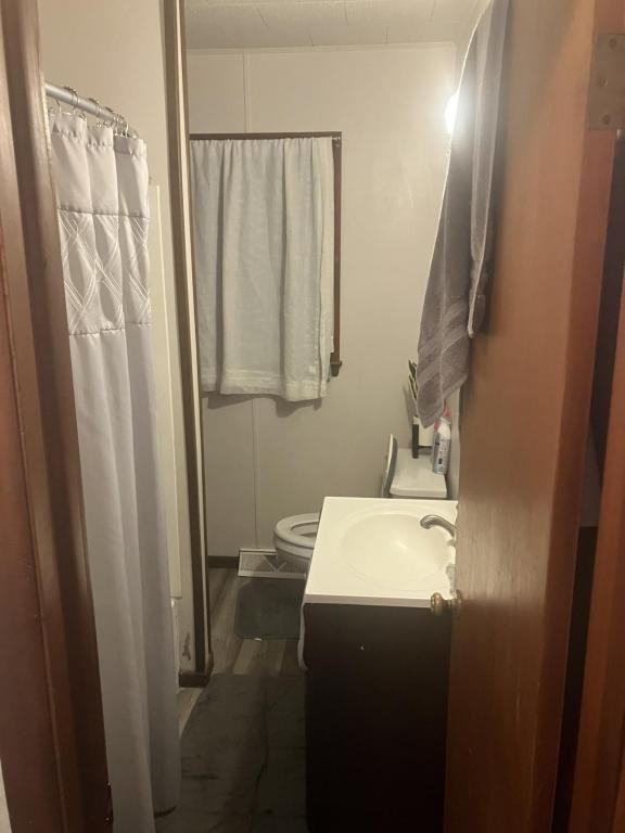 529 S Jackson St - Photo 6 of 13