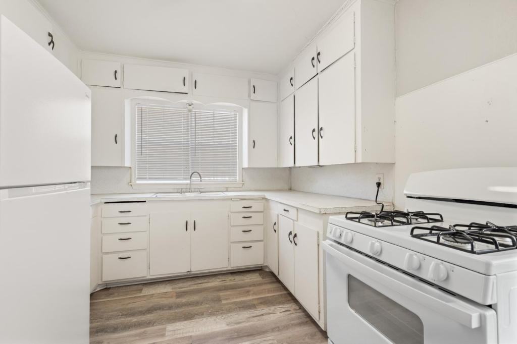 1214 E St Nw - Photo 6 of 10