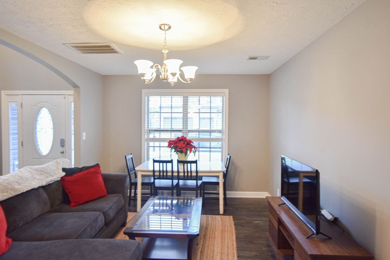 3784 Windhaven Dr - Photo 2 of 19