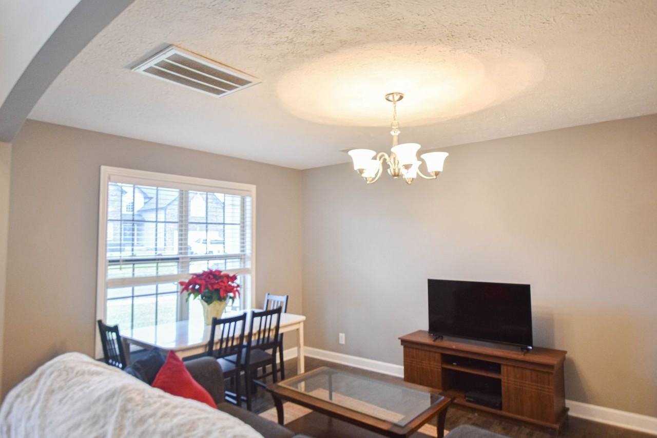 3784 Windhaven Dr - Photo 3 of 19