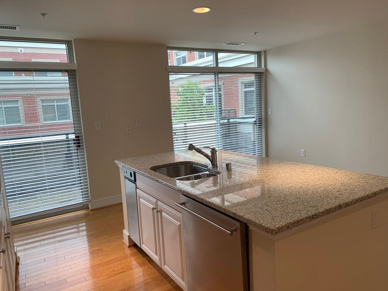 66 Franklin St - Photo 4 of 13