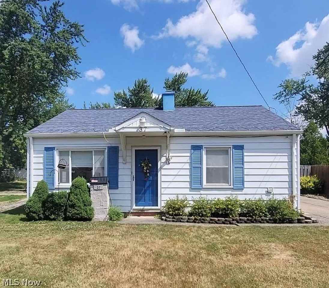 37 Broadmore Ave - Photo 2 of 15