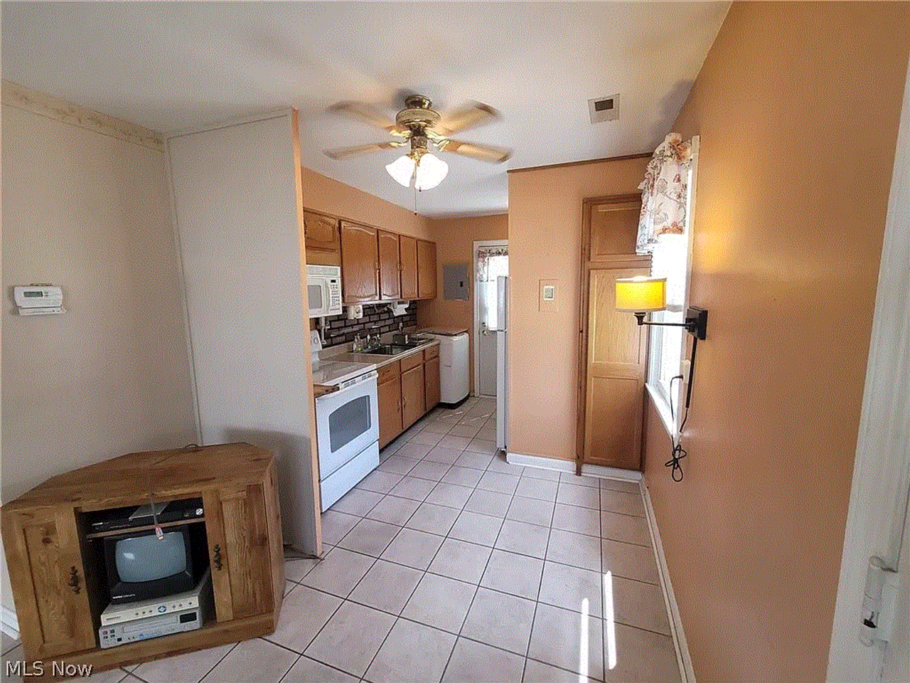 37 Broadmore Ave - Photo 6 of 15