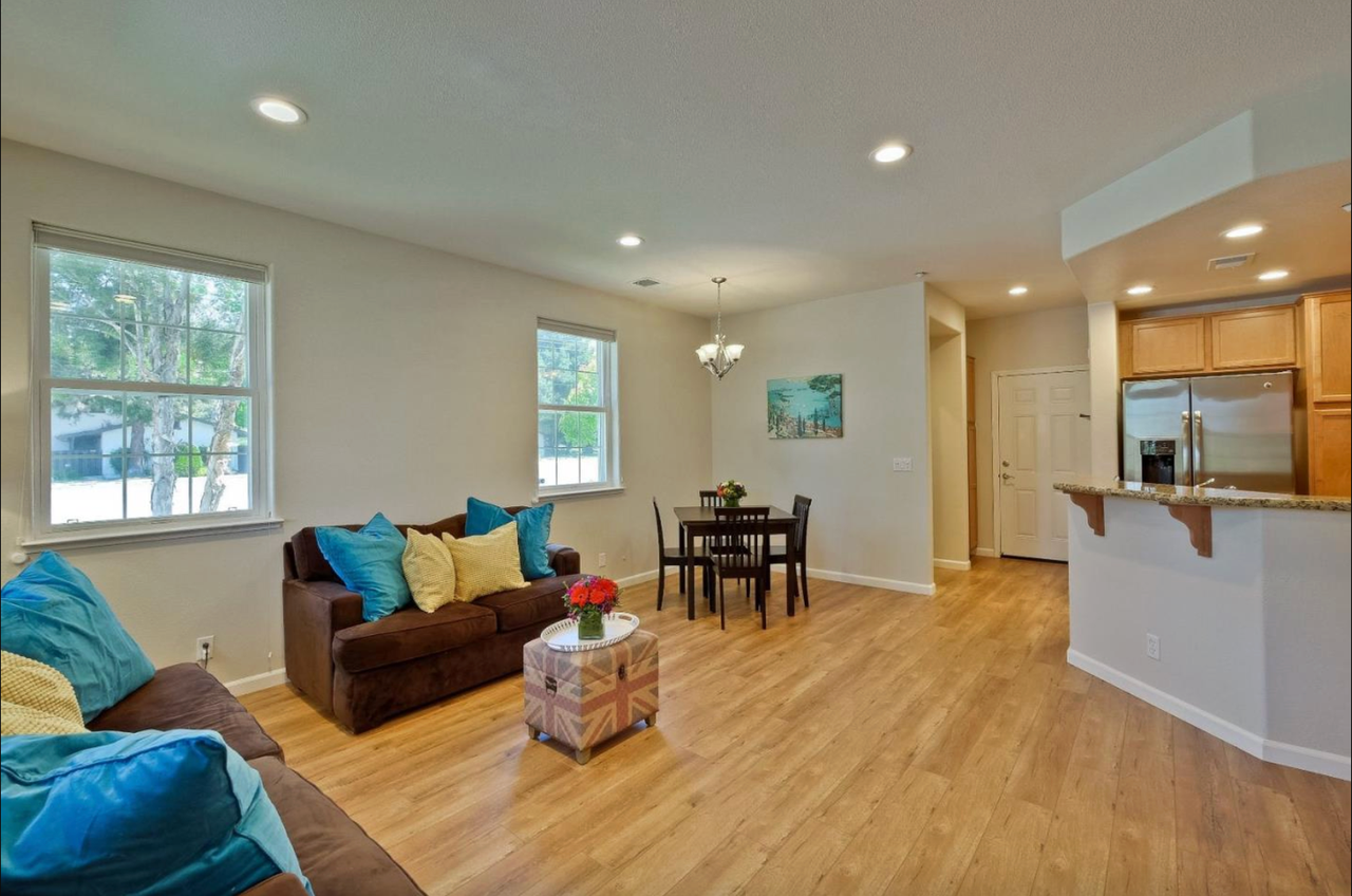 402 Rock Ave - Photo 7 of 24