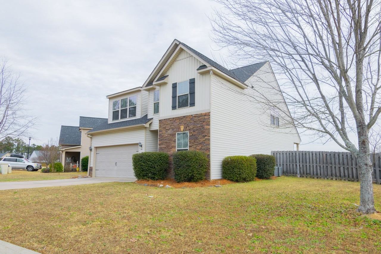 1707 Dunmore Ave - Photo 2 of 45