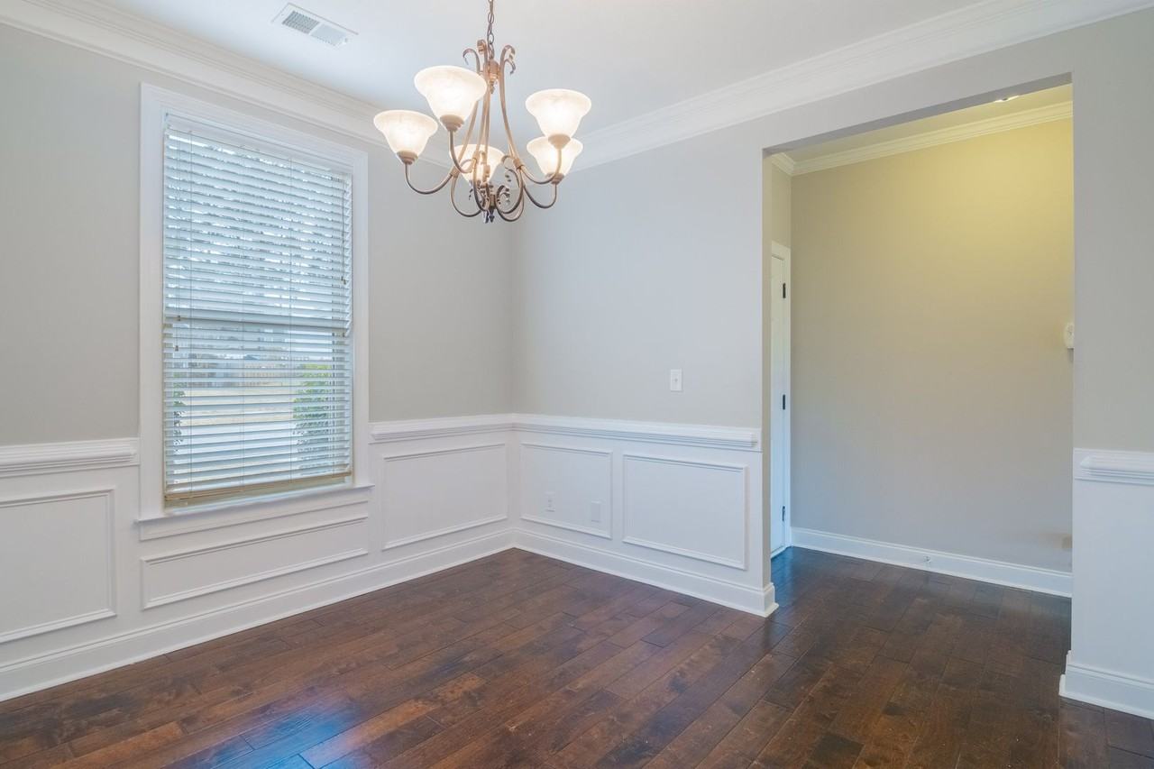 1707 Dunmore Ave - Photo 5 of 45