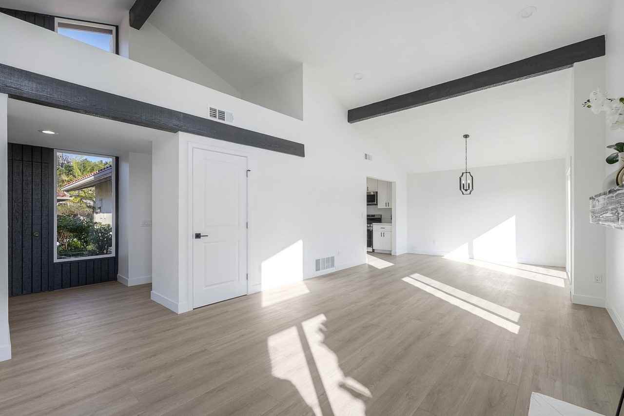 119 Matamoros Ct - Photo 4 of 34