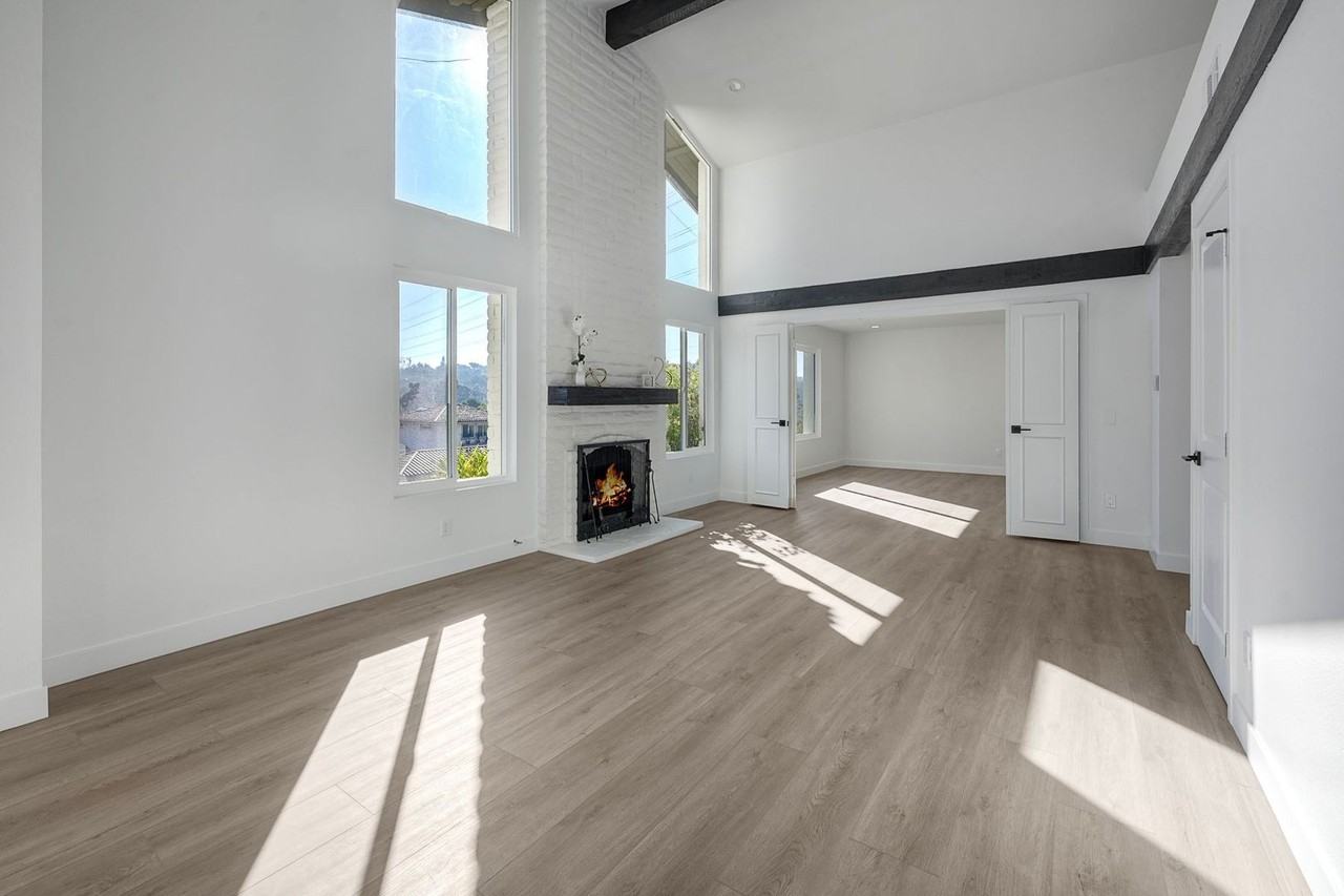 119 Matamoros Ct - Photo 7 of 34