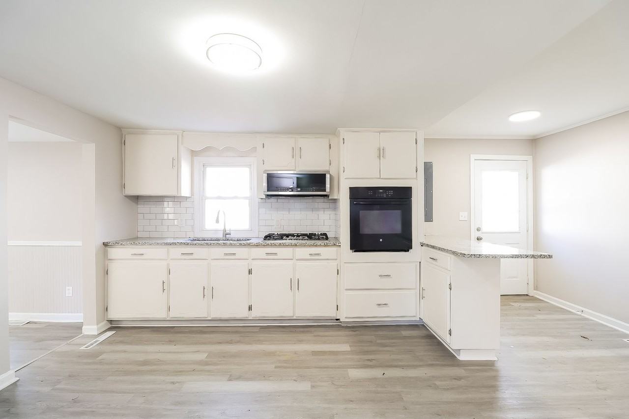 2909 Glendale Ave - Photo 4 of 18