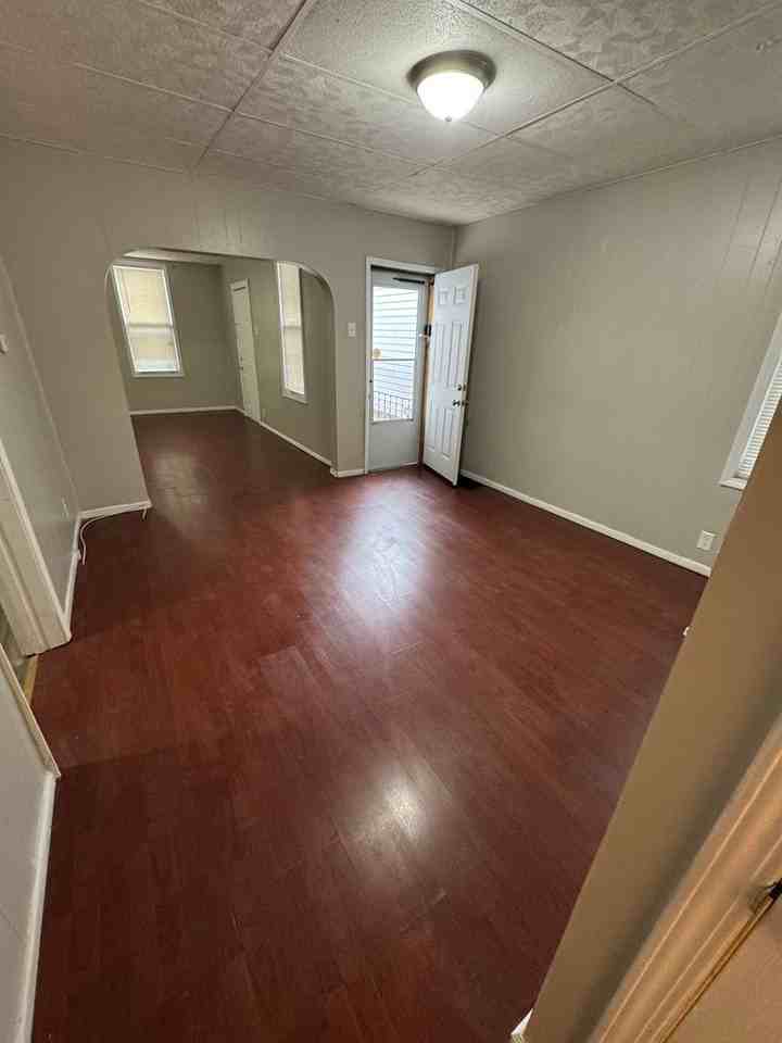 5613 Pennsylvania Ave - Photo 2 of 8