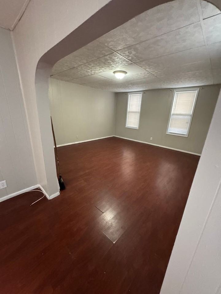 5613 Pennsylvania Ave - Photo 3 of 8