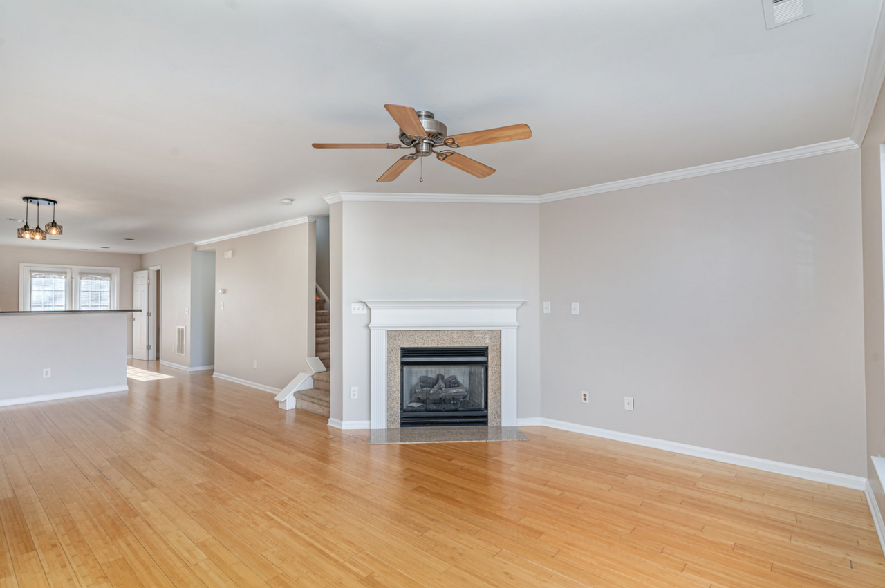 9807 Layla Ave - Photo 2 of 16